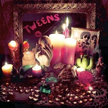 TWEENS – TWEENS