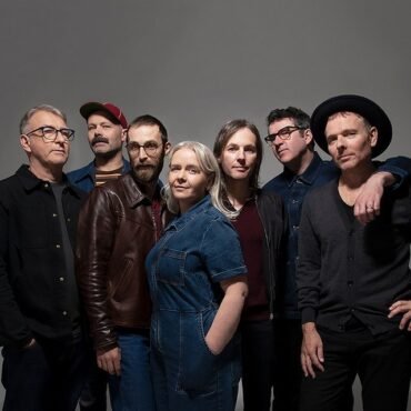 BELLE & SEBASTIAN