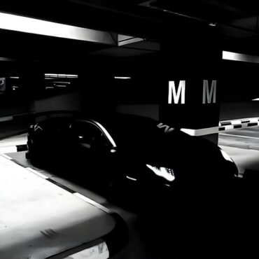 Screaming Bloody Mary - Tuppence