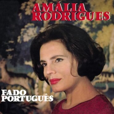 RODRIGUES, AMALIA - UMA CASA PORTUGESA
