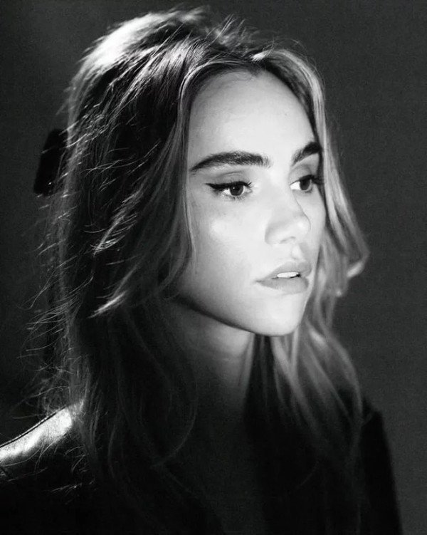 Suki Waterhouse