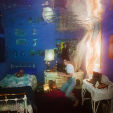 WEYES BLOOD - TITANIC RISING vinyl record album art